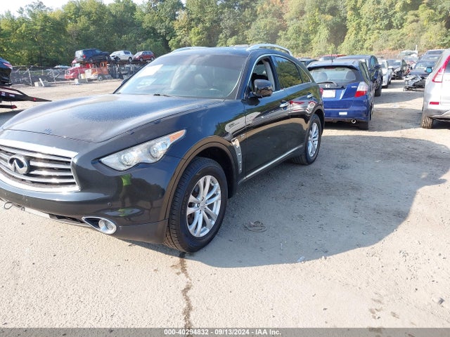 JN8CS1MW7FM482614 Infiniti QX70