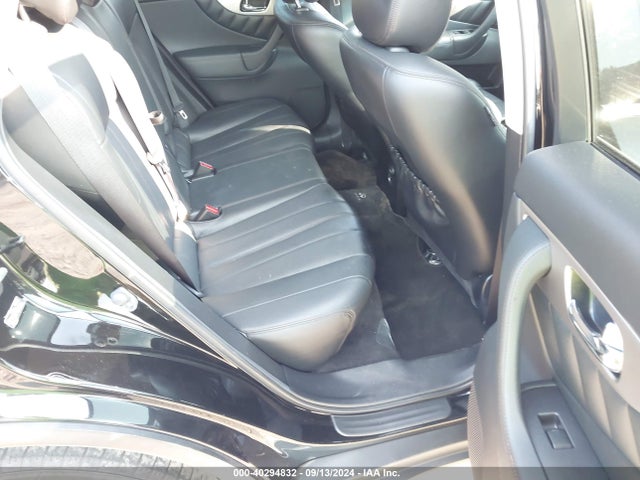 JN8CS1MW7FM482614 Infiniti QX70