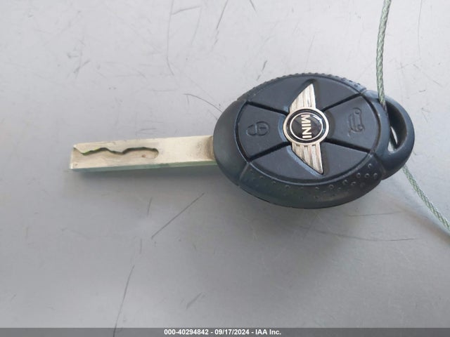 2005 MINI COOPER S WMWRH33545TK56458 Photo 10