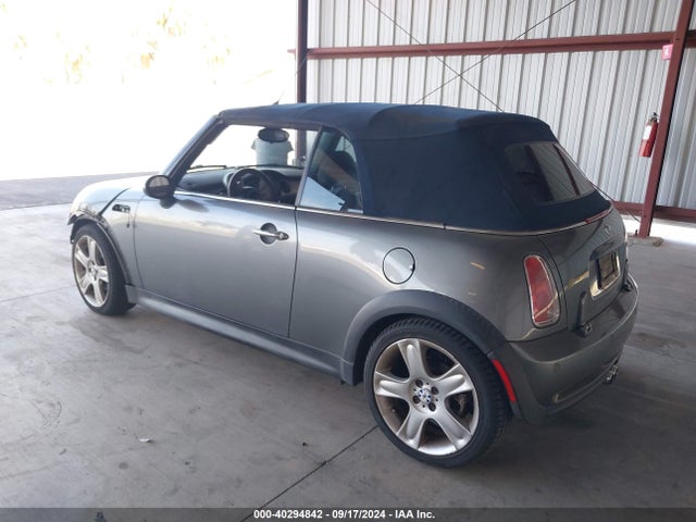 2005 MINI COOPER S WMWRH33545TK56458 Photo 2
