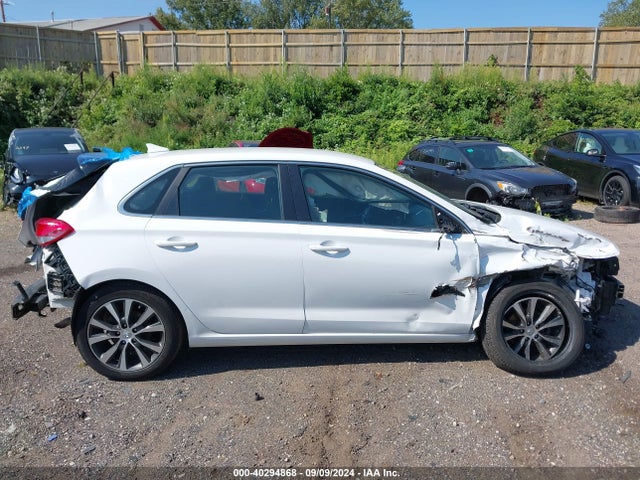 Hyundai ELANTRA GT 2018 KMHH35LE4JU063820 Image 13