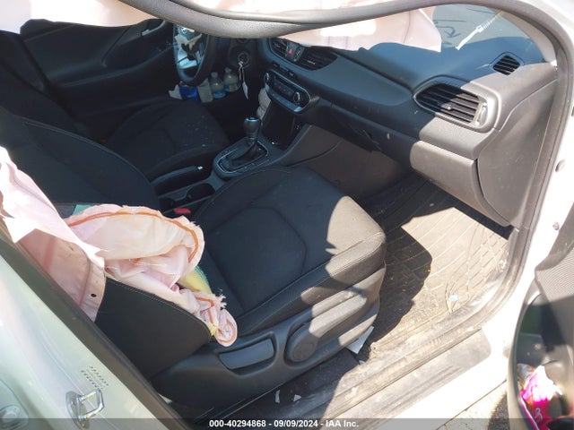 Hyundai ELANTRA GT 2018 KMHH35LE4JU063820 Image 5