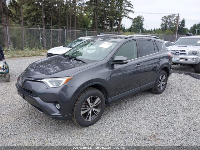 Toyota Rav4 Xle 2017 JTMRFREV9HJ170281 Image 2