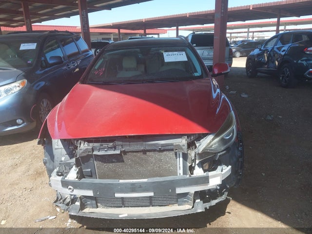 SJKCH5CP7JA048471 Infiniti Qx30 Premium