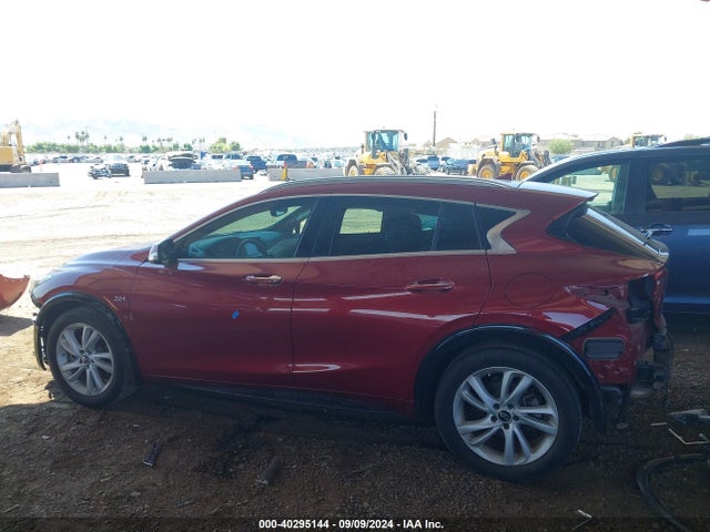 SJKCH5CP7JA048471 Infiniti Qx30 Premium