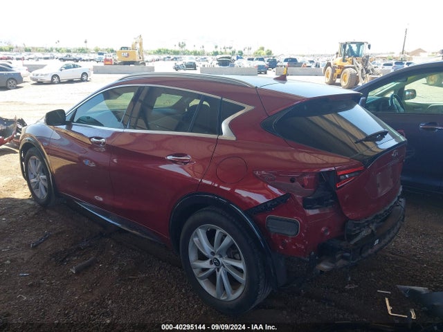 SJKCH5CP7JA048471 Infiniti Qx30 Premium