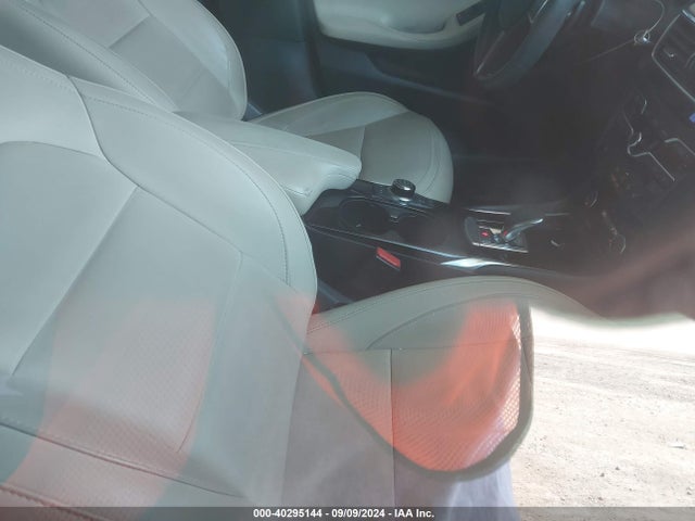 SJKCH5CP7JA048471 Infiniti Qx30 Premium