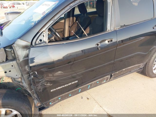1C4PJLCS3HW643509 Jeep Cherokee Latitude Fwd