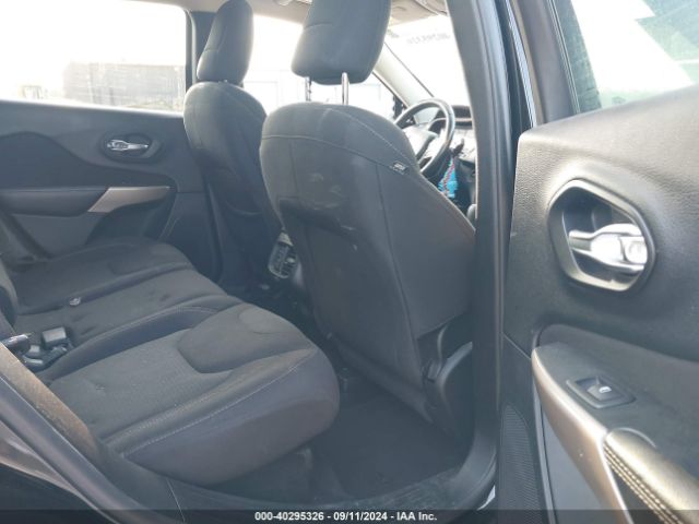 1C4PJLCS3HW643509 Jeep Cherokee Latitude Fwd
