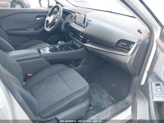 5N1AT3BAXMC829497 Nissan Rogue Sv Fwd
