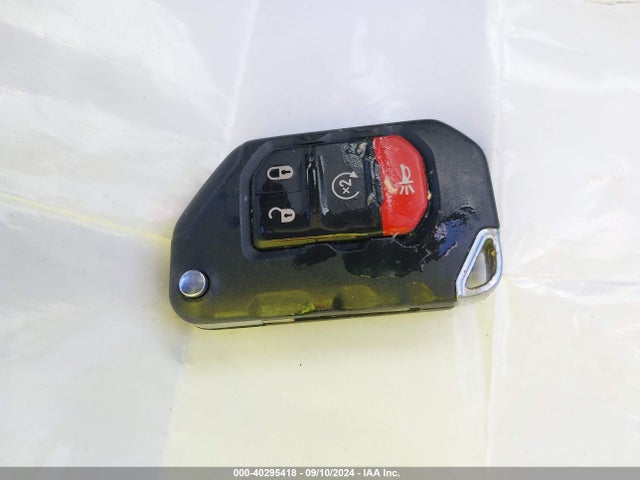 1C4HJXEN0KW690605 Jeep Wrangler Unlimited Sahara 4x4