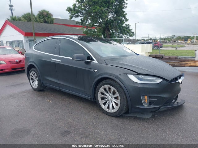 2017 TESLA MODEL X 5YJXCBE20HF027238 Photo 0