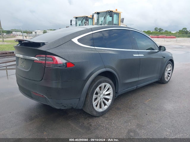 2017 TESLA MODEL X 5YJXCBE20HF027238 Photo 3