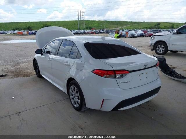 Toyota COROLLA LE 2021 5YFEPMAE4MP235824 Image 3