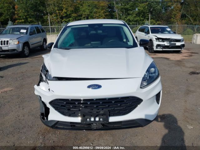1FMCU9G67NUA77623 Ford ESCAPE SE