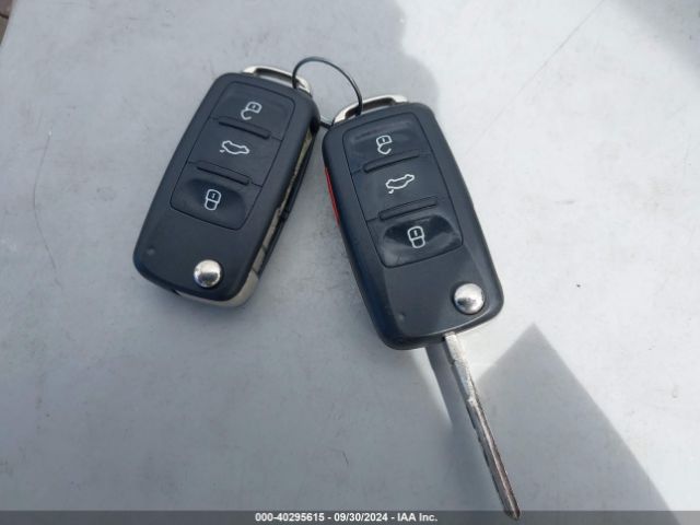 1VWAT7A34GC037636 Volkswagen Passat 1.8t S