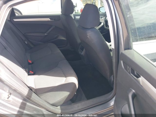 1VWAT7A34GC037636 Volkswagen Passat 1.8t S