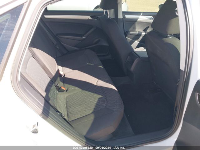 1VWAT7A34GC016527 Volkswagen Passat 1.8t S