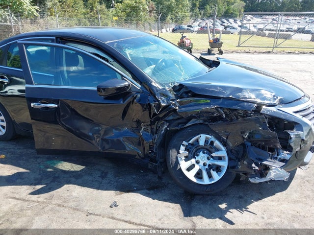Nissan Altima 2.5 S 2015 1N4AL3AP1FC246478 Image 16