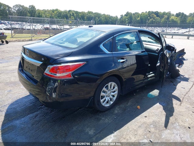 Nissan Altima 2.5 S 2015 1N4AL3AP1FC246478 Image 4