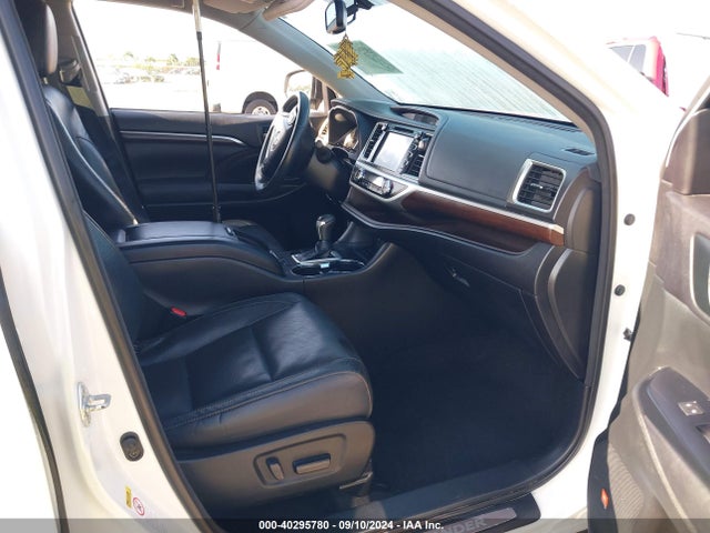 5TDYKRFHXGS152308 Toyota Highlander Limited V6