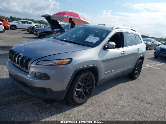 Jeep Cherokee Latitude 2016 1C4PJLCBXGW302106 Image 2
