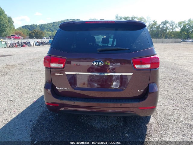 KIA SEDONA LX 2017 KNDMB5C15H6326995 Image 16