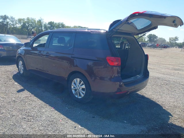 KIA SEDONA LX 2017 KNDMB5C15H6326995 Image 3