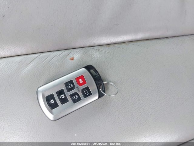 5TDYK3DC1ES516360 Toyota Sienna Xle V6 8 Passenger