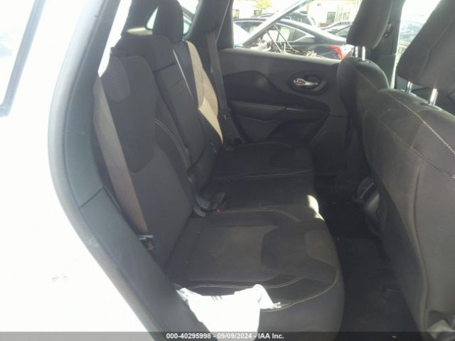 1C4PJMCS5FW714504 Jeep Cherokee Latitude Altitude