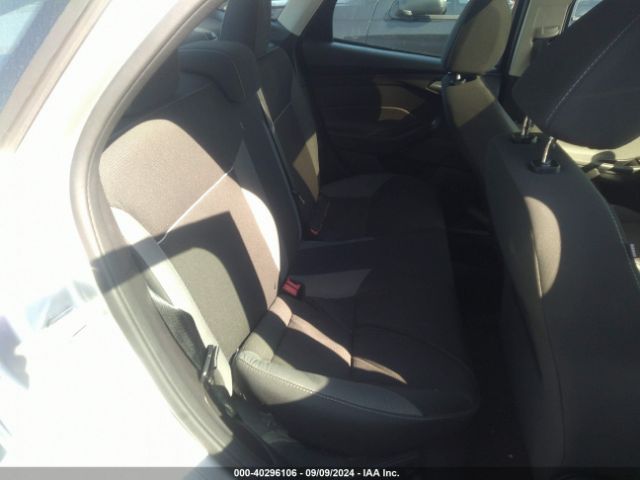 1FADP3F27EL107274 Ford FOCUS SE