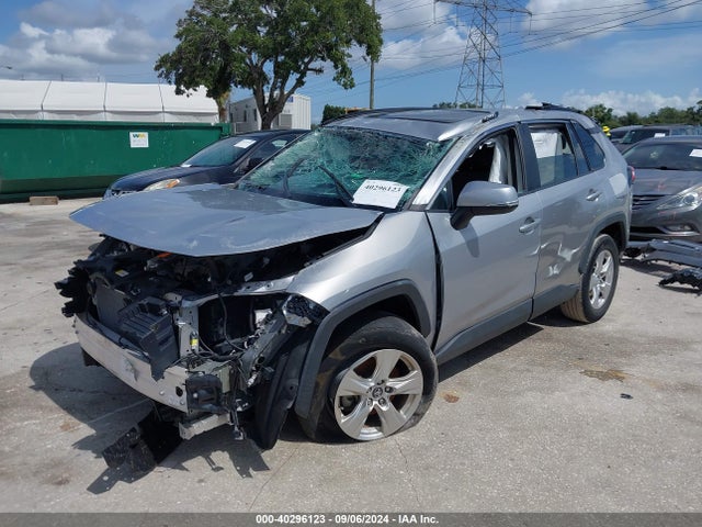 Toyota Rav4 Xle 2020 2T3W1RFVXLW066683 Image 2