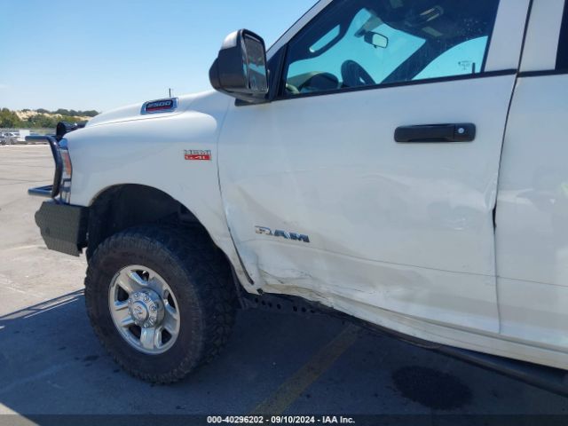 3C6UR5CJ2MG657304 RAM 2500 Tradesman  4x4 6'4 Box