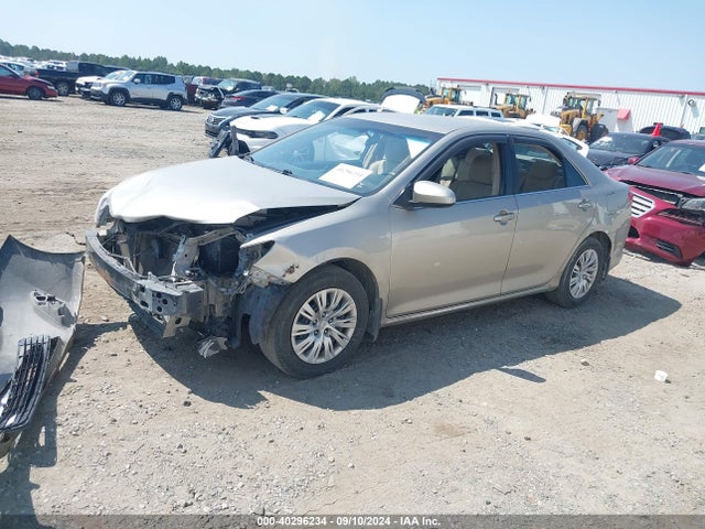Toyota CAMRY LE 2014 4T1BF1FK5EU821127 Image 2