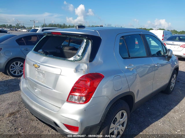 Chevrolet TRAX LS 2017 KL7CJKSB9HB188857 Image 12