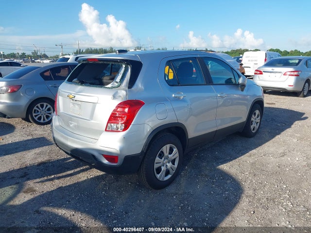Chevrolet TRAX LS 2017 KL7CJKSB9HB188857 Image 4