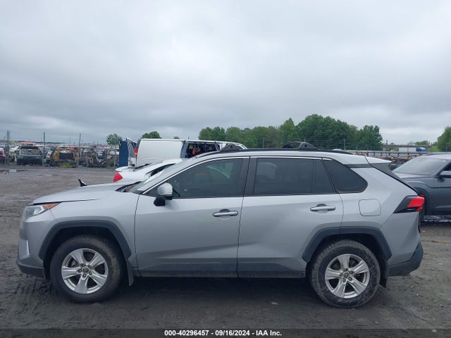 Toyota Rav4 Xle 2019 JTMW1RFV2KD012080 Image 14