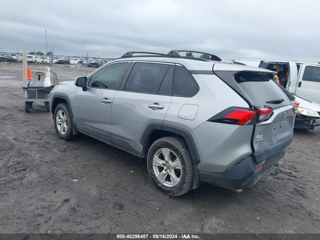 Toyota Rav4 Xle 2019 JTMW1RFV2KD012080 Image 3