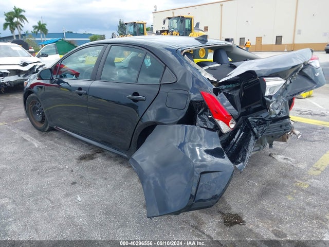 Toyota COROLLA LE 2022 5YFEPMAE7NP298658 Image 3