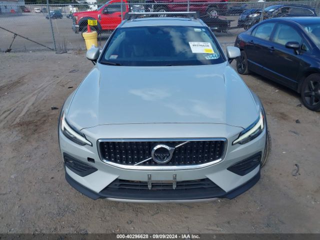 YV4102WK9L1030800 Volvo V60 Cross Country T5