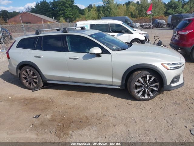 YV4102WK9L1030800 Volvo V60 Cross Country T5
