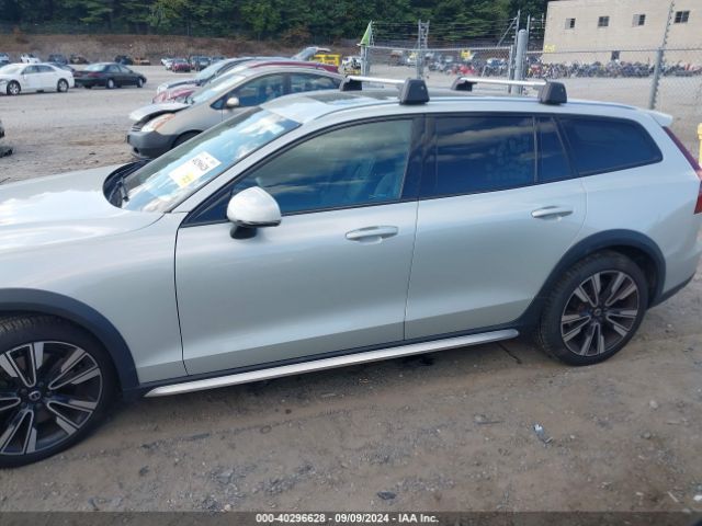 YV4102WK9L1030800 Volvo V60 Cross Country T5