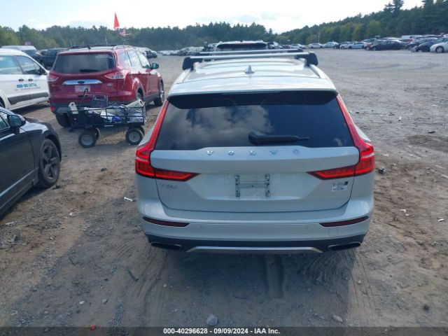 YV4102WK9L1030800 Volvo V60 Cross Country T5