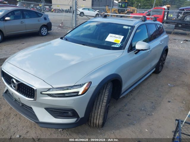 YV4102WK9L1030800 Volvo V60 Cross Country T5