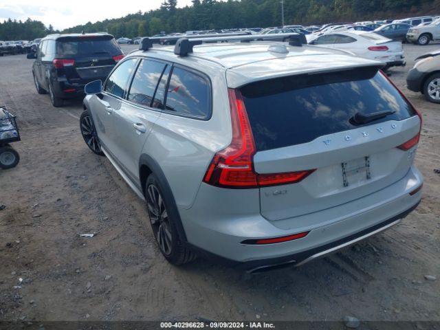 YV4102WK9L1030800 Volvo V60 Cross Country T5
