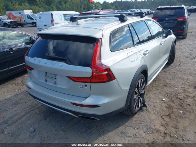 YV4102WK9L1030800 Volvo V60 Cross Country T5