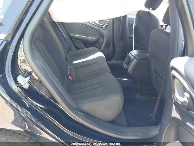 1C3CCCAB1GN117027 Chrysler 200 Limited