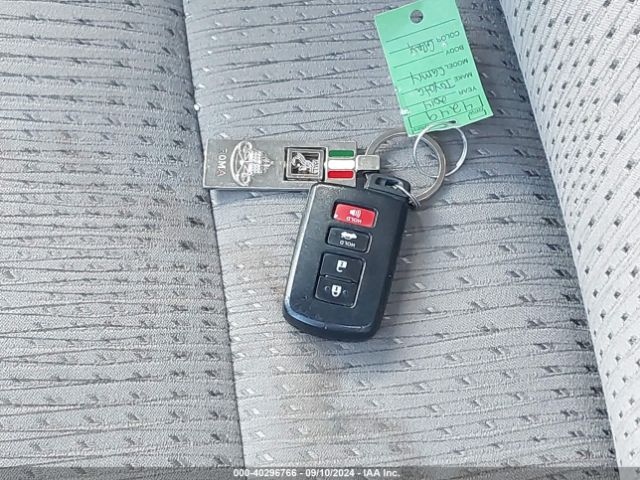4T1BD1FK9EU112061 Toyota Camry Hybrid Xle