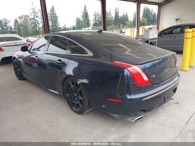 2015 JAGUAR XJ SAJXJ1CD4F8V88979 Photo 2