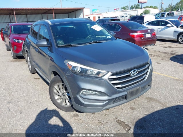 2017 KM8J33A49HU530028 main image